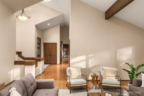 8440 W Mercer Way Mercer Island WA 98040