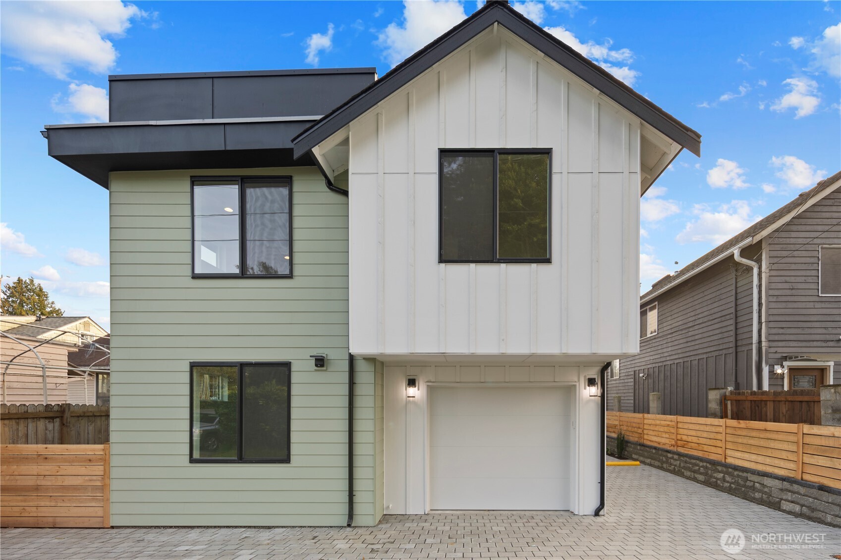 516 N 102nd Street Seattle WA 98133