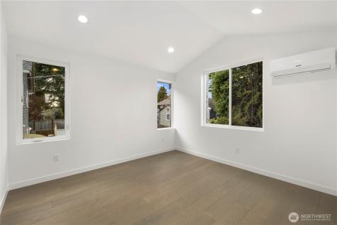 516 N 102nd Street Seattle WA 98133