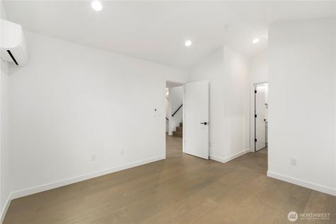 516 N 102nd Street Seattle WA 98133