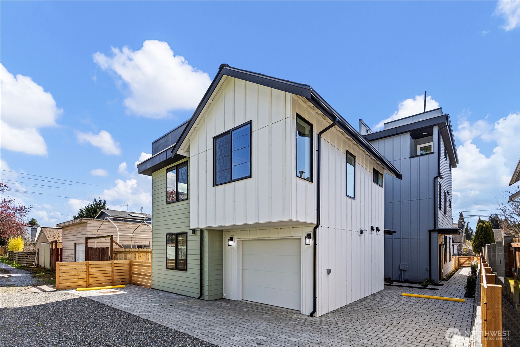 516 N 102nd Street Seattle WA 98133