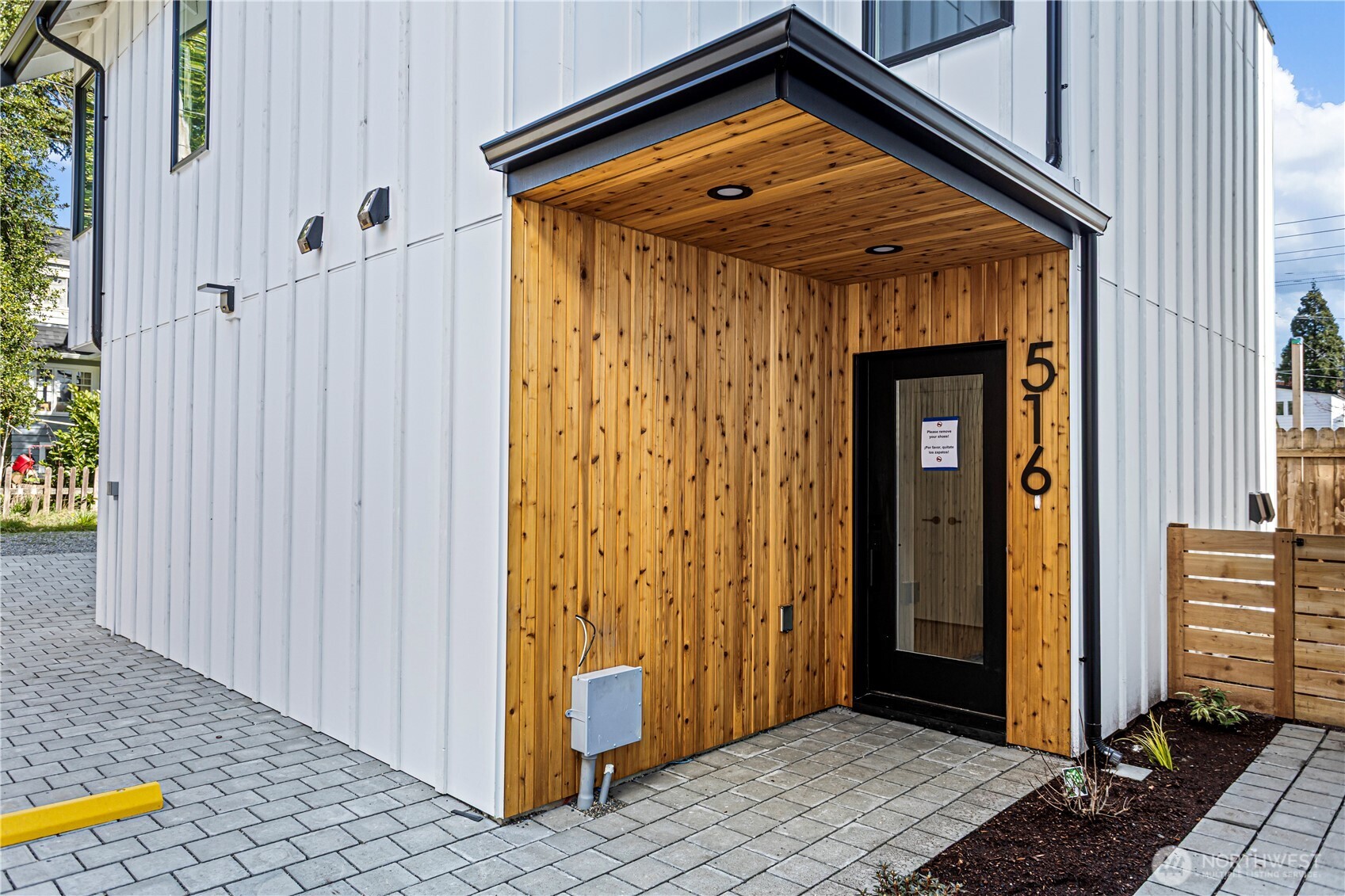 516 N 102nd Street Seattle WA 98133