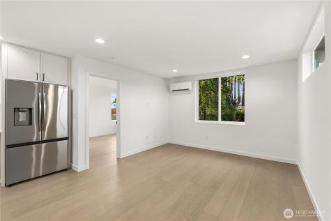 516 N 102nd Street Seattle WA 98133