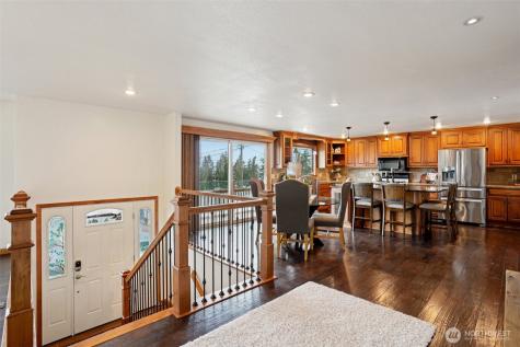 6111 Hawthorne Terrace NE Tacoma WA 98422