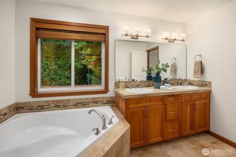 4727 245th Lane SE Sammamish WA 98029