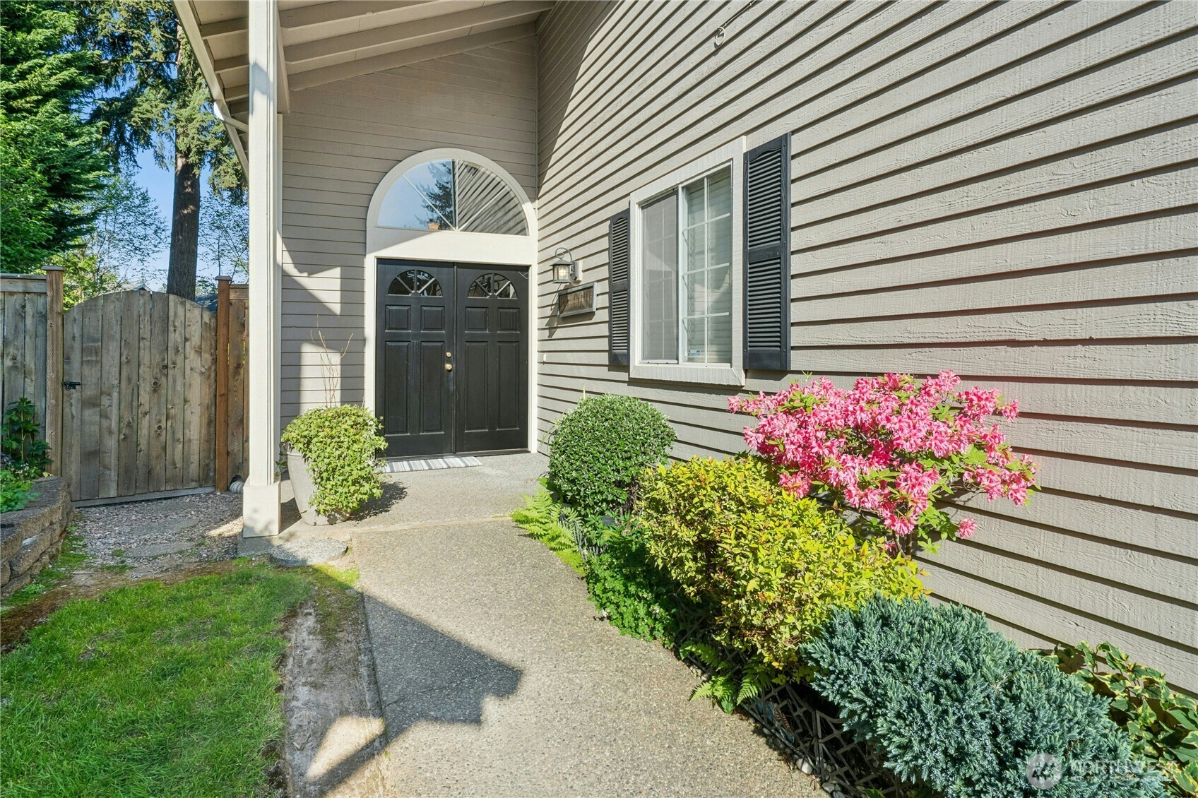 12818 NE 203rd Place Bothell WA 98011