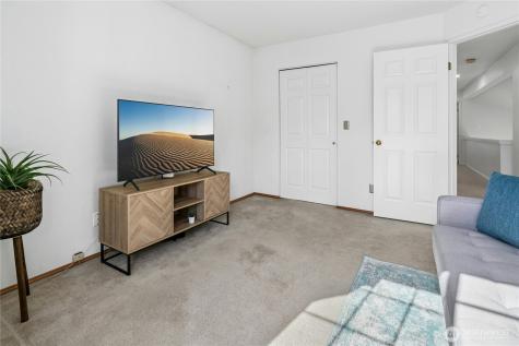 12818 NE 203rd Place Bothell WA 98011