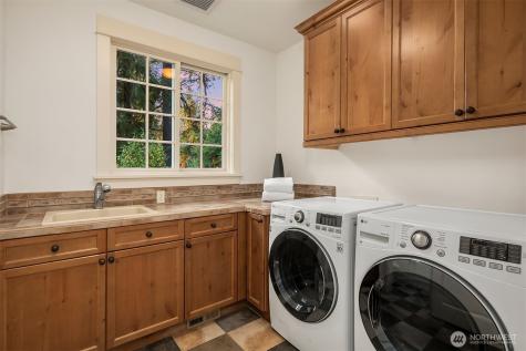 10605 SE 30th Street Bellevue WA 98004