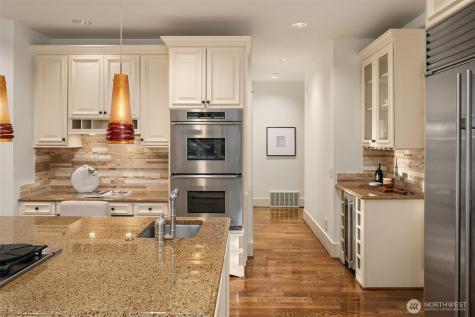 10605 SE 30th Street Bellevue WA 98004