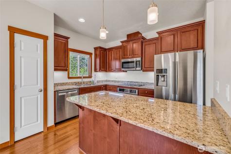 17127 Lakepoint Drive SE Yelm WA 98597
