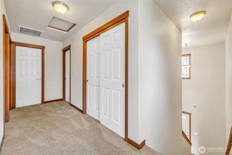 17127 Lakepoint Drive SE Yelm WA 98597