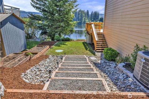 17127 Lakepoint Drive SE Yelm WA 98597