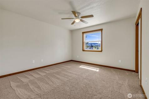 17127 Lakepoint Drive SE Yelm WA 98597
