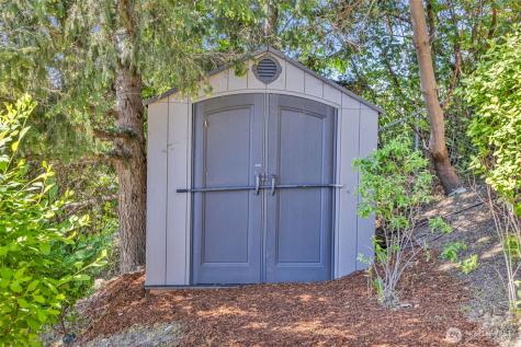17127 Lakepoint Drive SE Yelm WA 98597