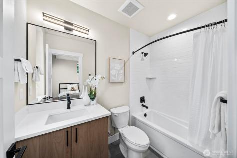 539 NW Juniper Street Issaquah WA 98027