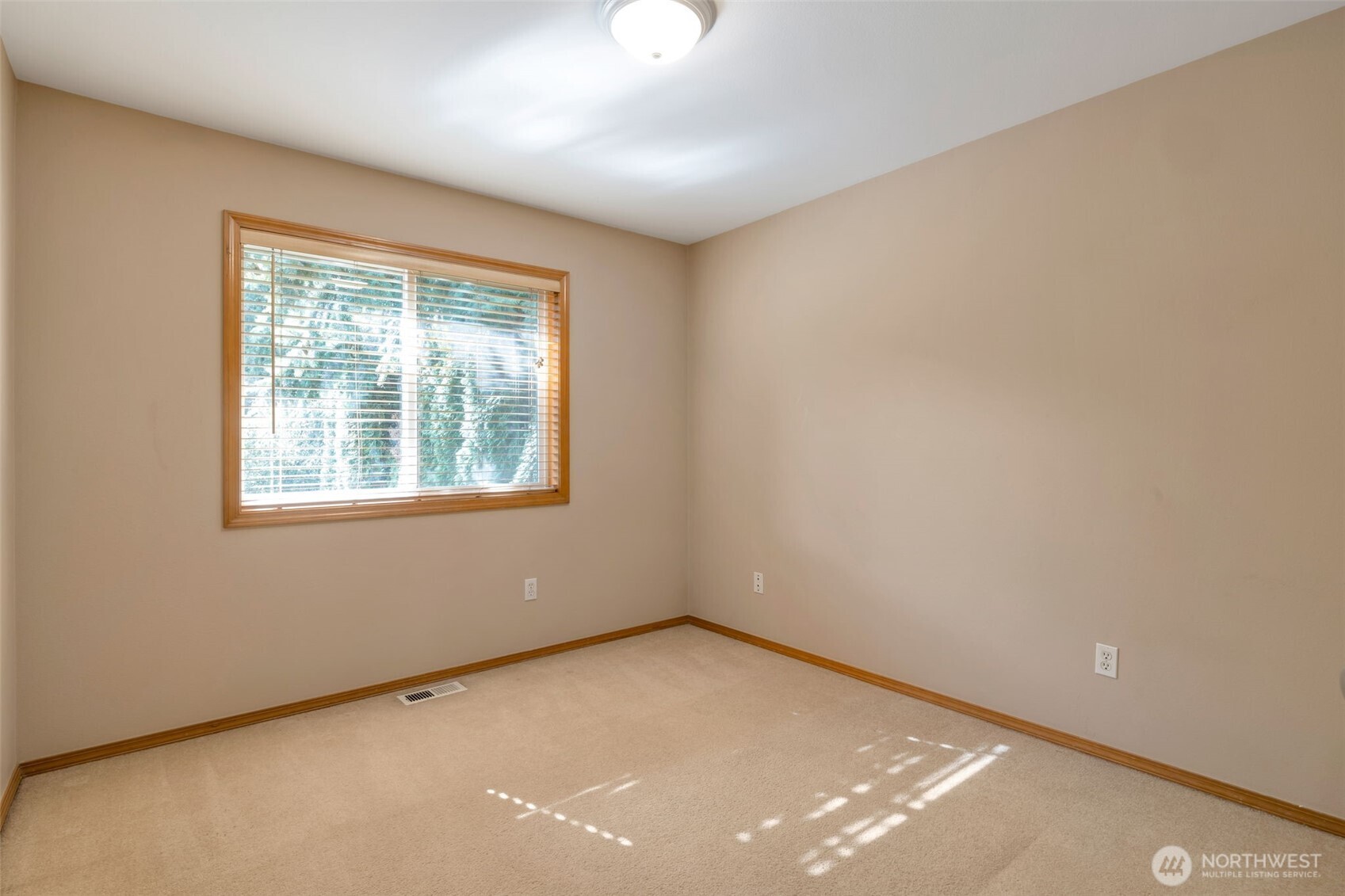 2530 10th Street SW Puyallup WA 98373