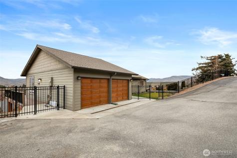 712 Vista View Place East Wenatchee WA 98802