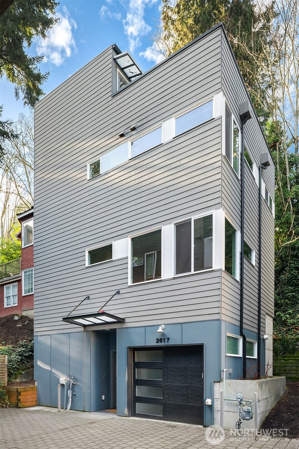 2617 3rd Avenue W Seattle WA 98119