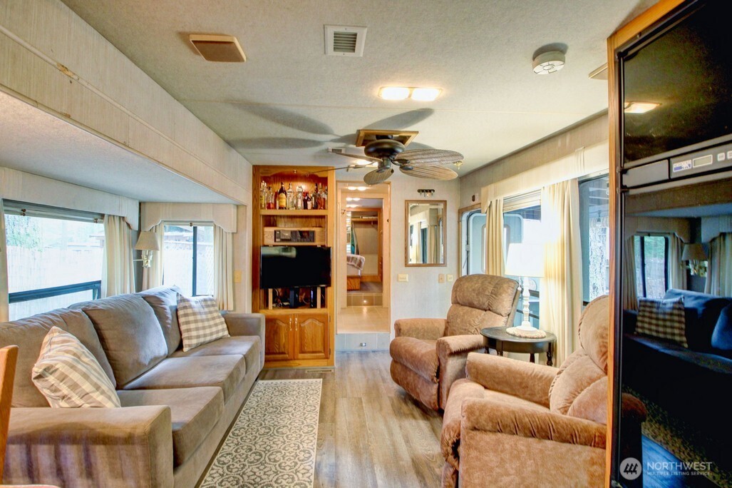 122 Schinn Canyon Circle Deming WA 98244
