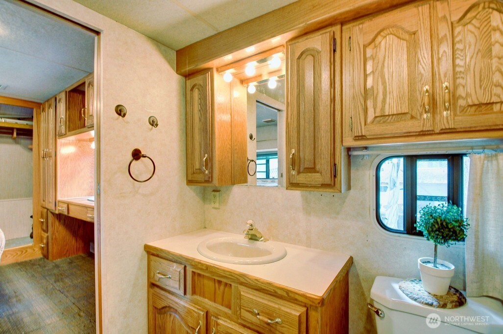 122 Schinn Canyon Circle Deming WA 98244