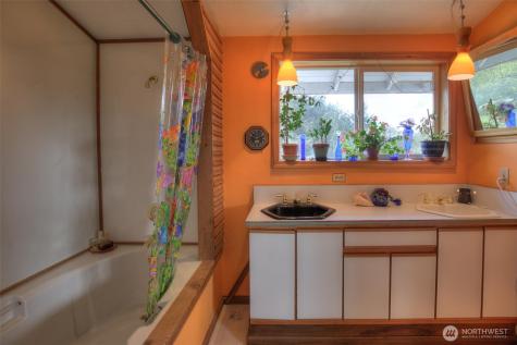 2691 State Route 109 Ocean City WA 98569