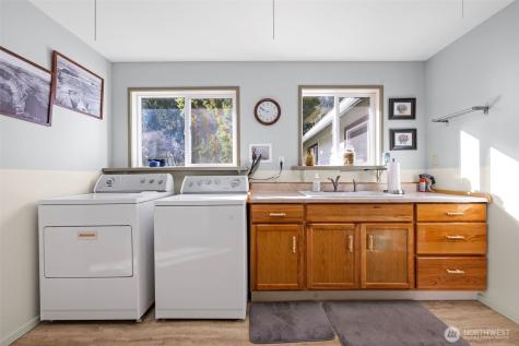 471 Barr Road Grays River WA 98621