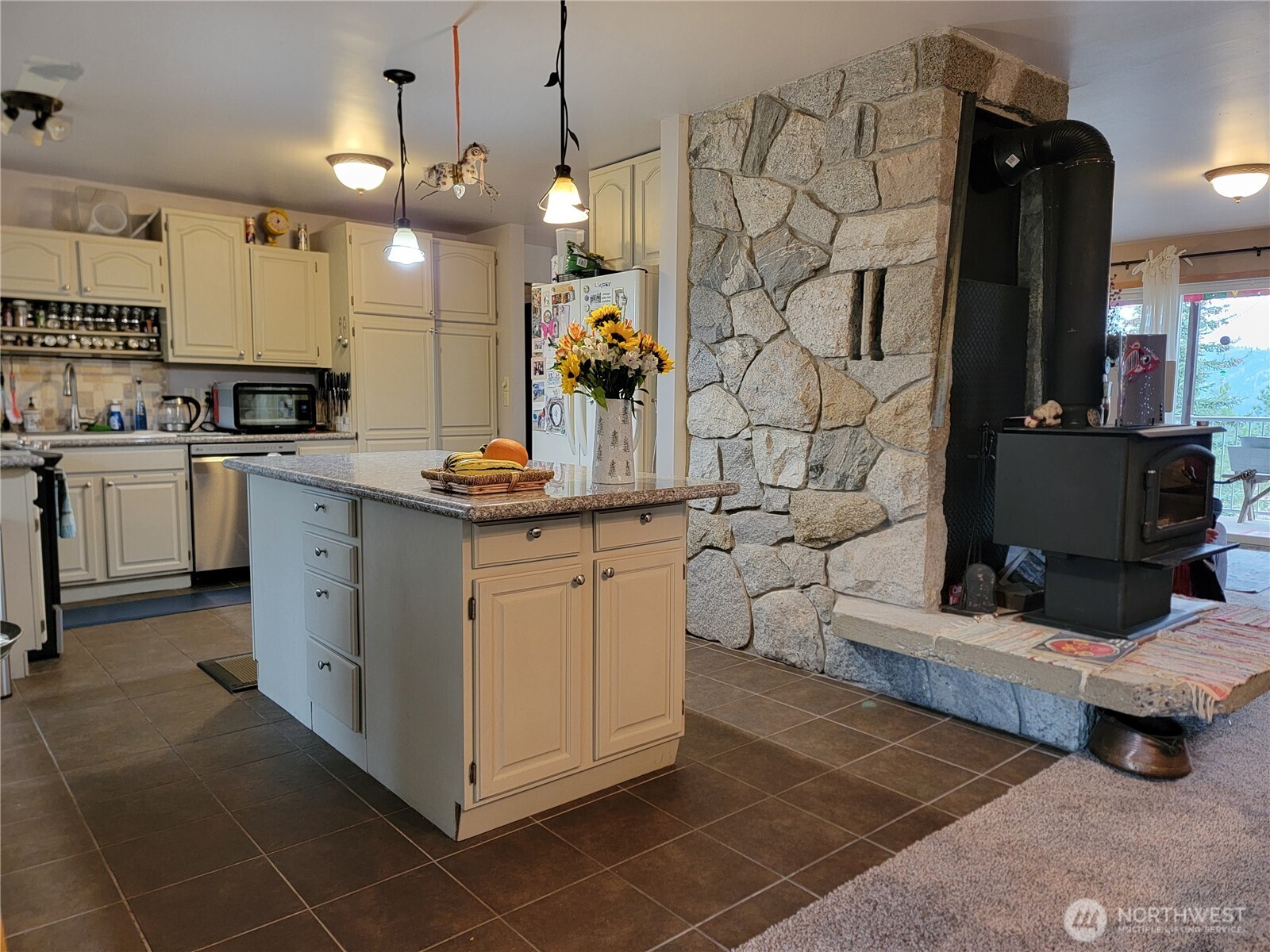 55 Gold Mountain Road Republic WA 99166