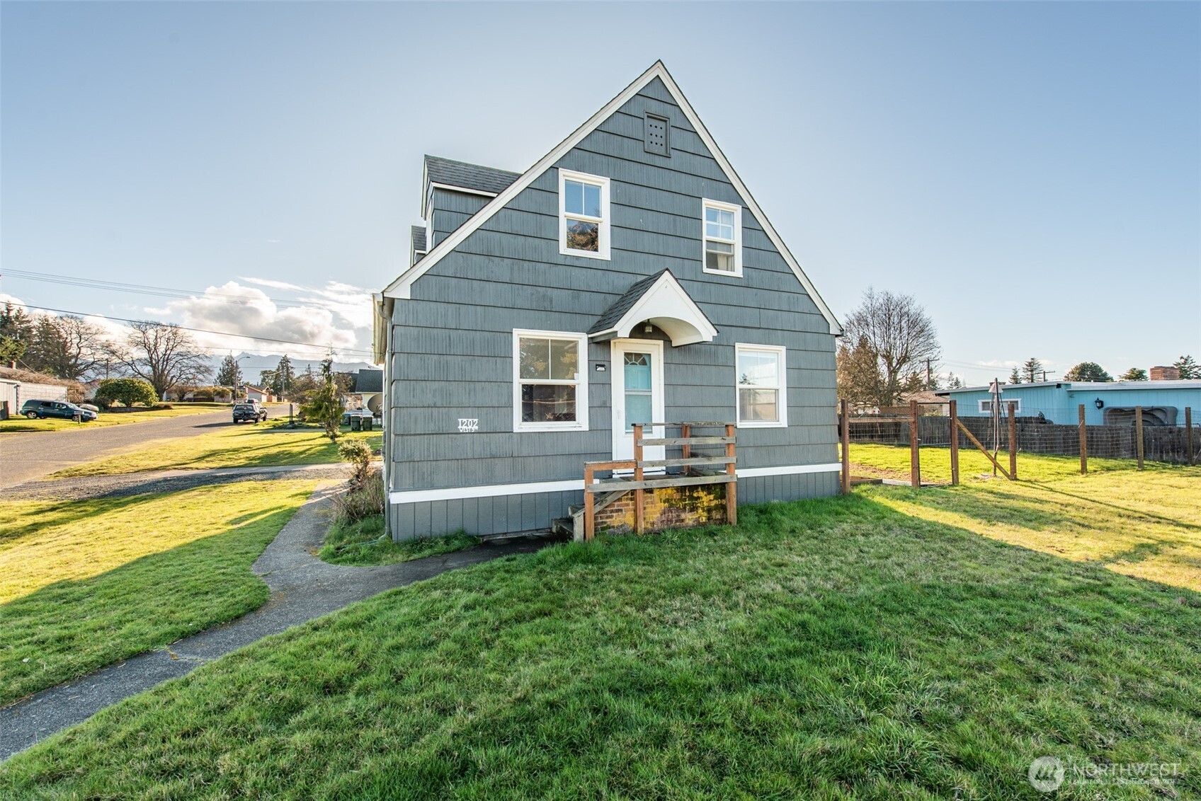 1202 W 9th Street Port Angeles WA 98363