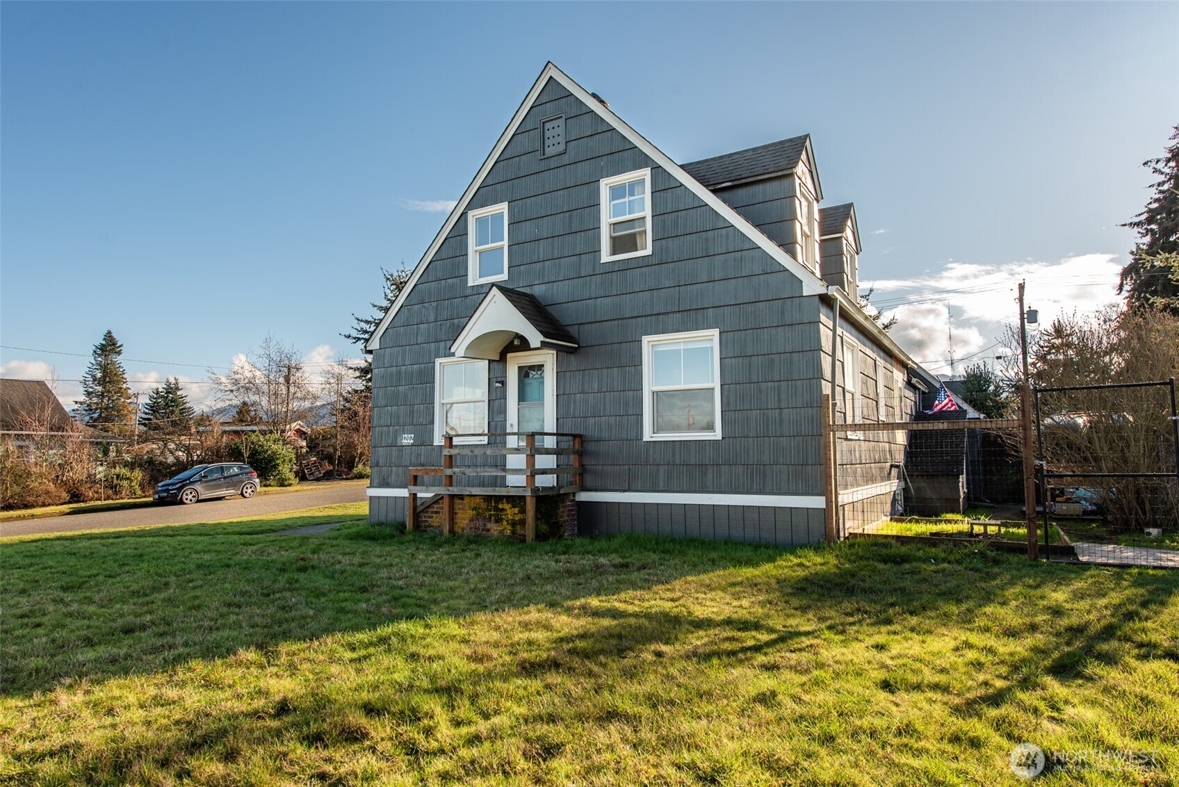 1202 W 9th Street Port Angeles WA 98363