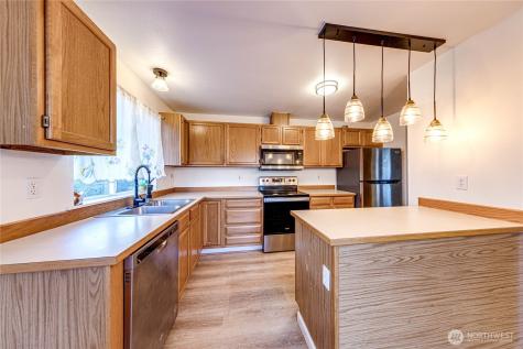 1716 Scenic Drive Everett WA 98203