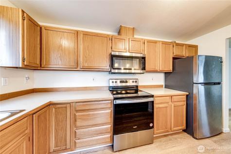 1716 Scenic Drive Everett WA 98203