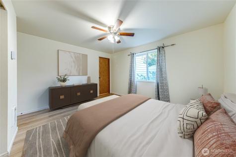 1716 Scenic Drive Everett WA 98203