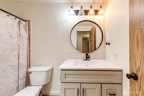 1716 Scenic Drive Everett WA 98203