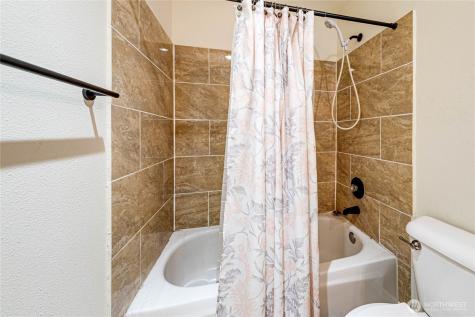 1716 Scenic Drive Everett WA 98203