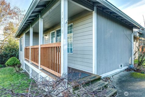 1716 Scenic Drive Everett WA 98203