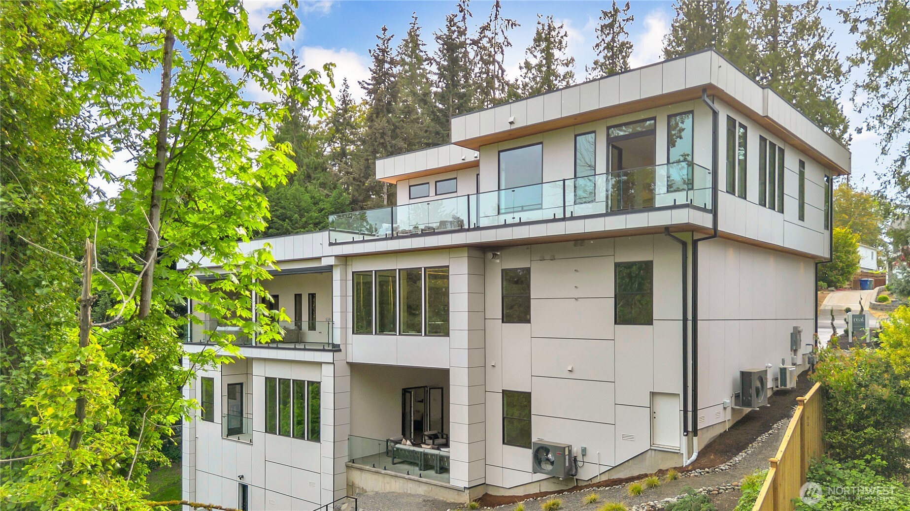 3806 95th Avenue NE Yarrow Point WA 98004