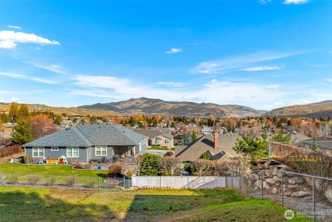 1117 Appleland Drive Wenatchee WA 98801