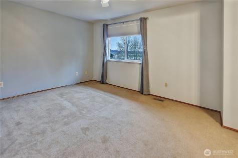21211 95th Court S Kent WA 98031