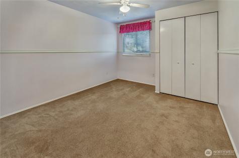 21211 95th Court S Kent WA 98031
