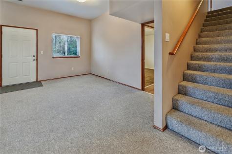 21211 95th Court S Kent WA 98031