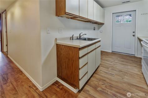 21211 95th Court S Kent WA 98031