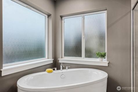 3802 194th Lane SE Bothell WA 98012