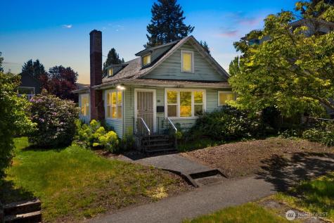 911 N 77th Street Seattle WA 98103