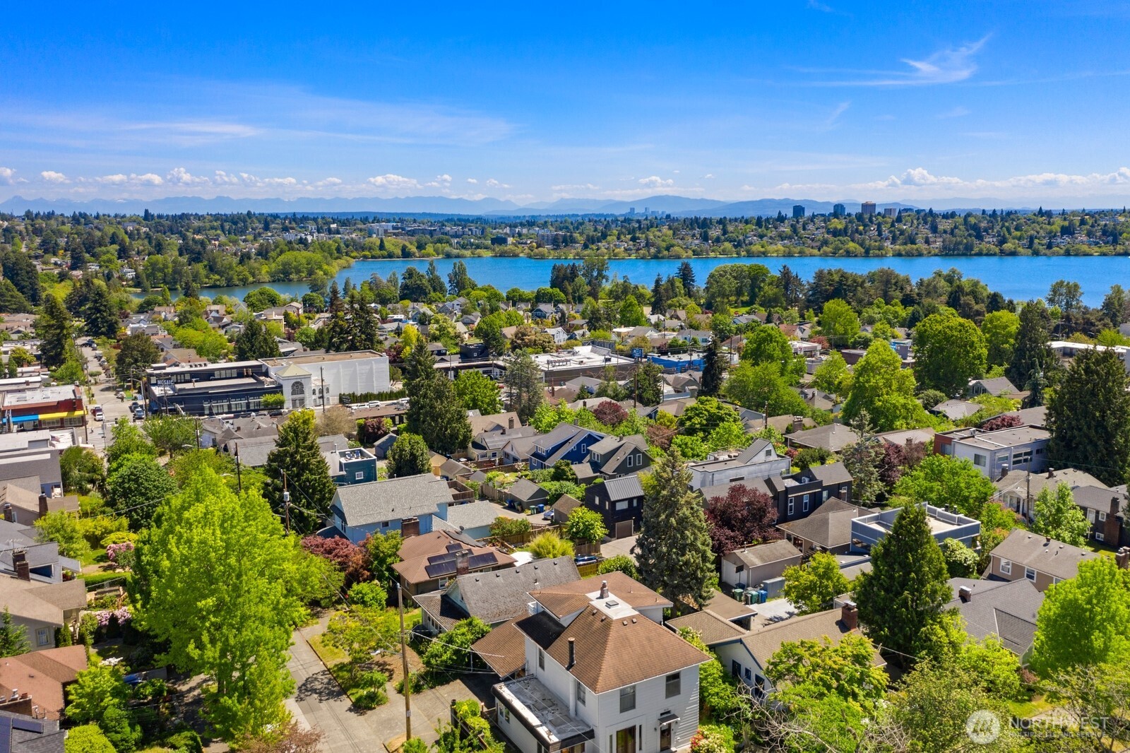 911 N 77th Street Seattle WA 98103