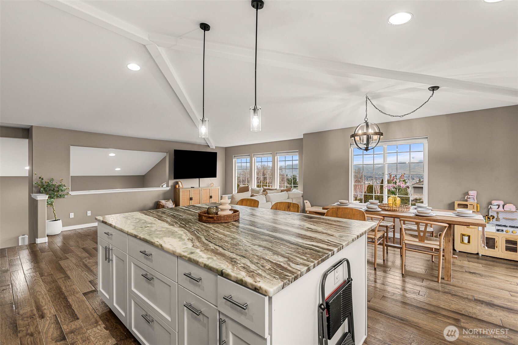 1953 Diamond Court East Wenatchee WA 98802