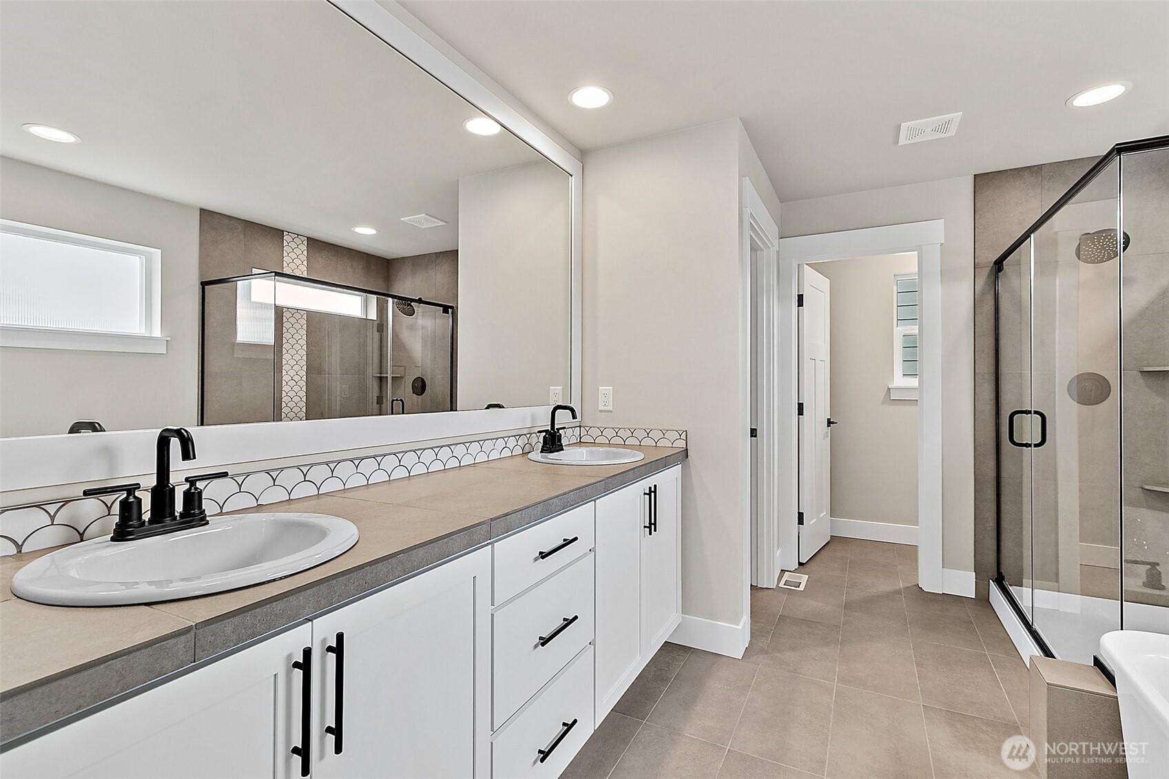 20829 99th Place S Kent WA 98031