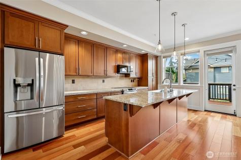 1078 NE High Street Issaquah WA 98029