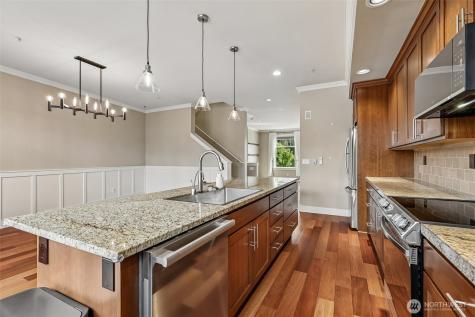 1078 NE High Street Issaquah WA 98029