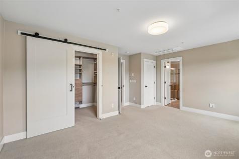 1078 NE High Street Issaquah WA 98029