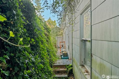 341 NE 51st Street Seattle WA 98105
